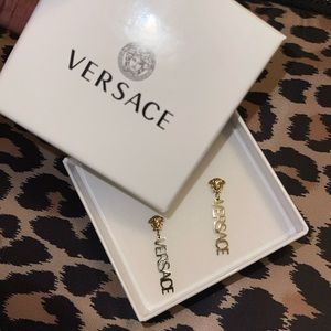 Gold duplicate detailed earrings